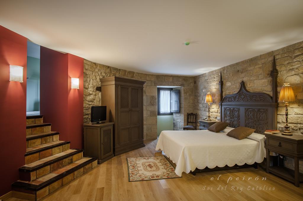 El Peiron Hotel Sos del Rey Católico Eksteriør billede