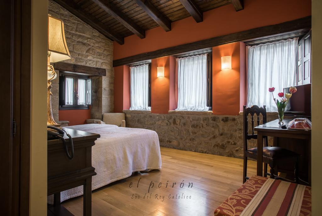El Peiron Hotel Sos del Rey Católico Eksteriør billede